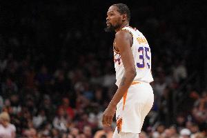 开云足球-杜兰特生涯盖帽总数超越戴尔-戴维斯 上升至NBA历史第57位